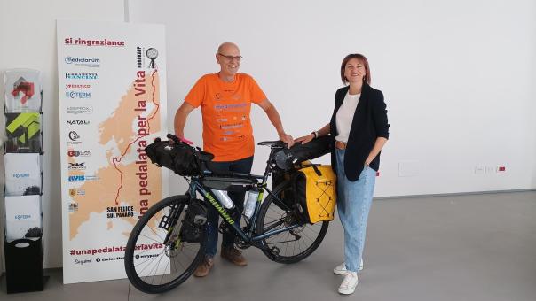 “Creo que estoy un poco loco” Edilteco apoya el viaje en bicicleta de Enrico Monari hasta Cabo Norte